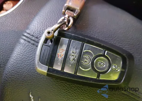 2018 Ford Mustang Ecoboost z USA, uszkodzony, nr VIN 1FA6P8TH7J5101309